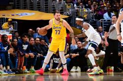  东契奇关键节点回归赛场,g2带队取胜了吗 