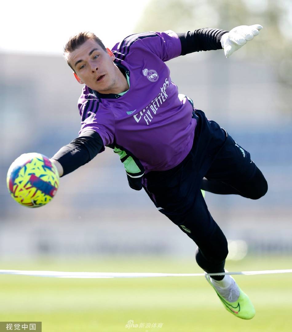 包含转会期体能课后，皇家社会战术微调备战欧冠，媒体盛赞，心理建设被强调的词条